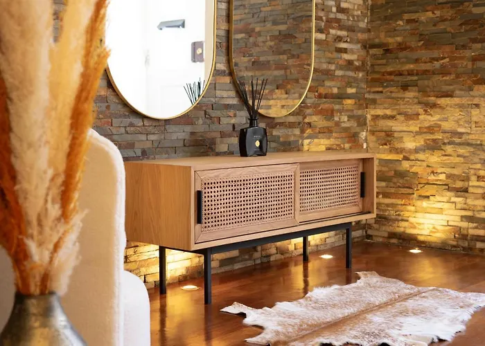 Charming Apt In Historic House