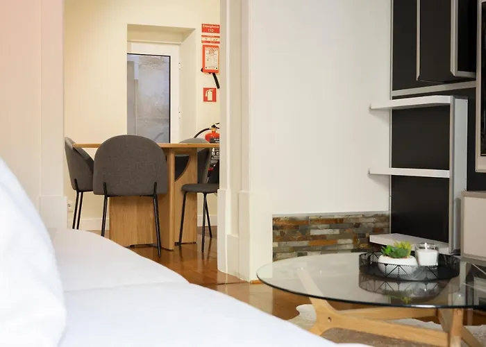 Charming Apt In Historic House