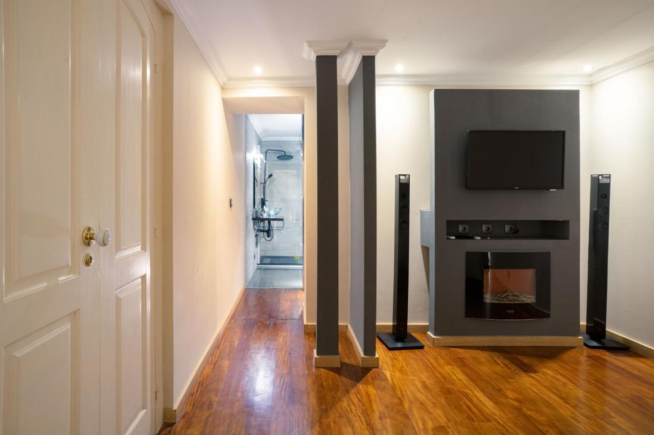 Charming In Historic House Apartment Coimbra